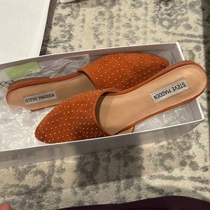 Suede- rust Steve Madden slides size 8